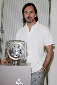Marc+Newson+Presents+Jaeger+LeCoultre+Atmos+JjugohR2XRvl Marc+Newson+Presents+Jaeger+LeCoultre+Atmos+JjugohR2XRvl