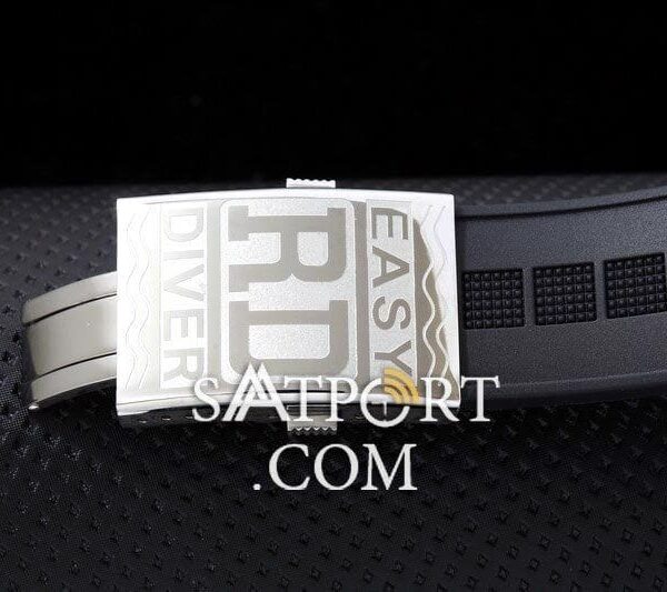 roger-dubuis-yeni-model-saat-gr55e