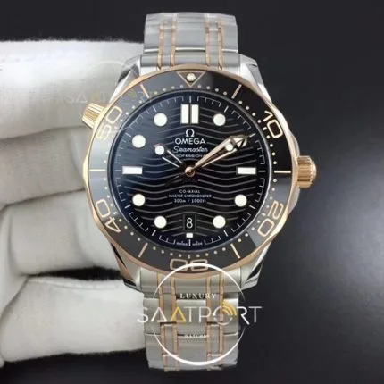 omega eta saat 2018 Seamaster Diver 300M SSRG VSF 11 Best Edition RG Bezel Black Dial on SSRG Bracelet A8800 (1)