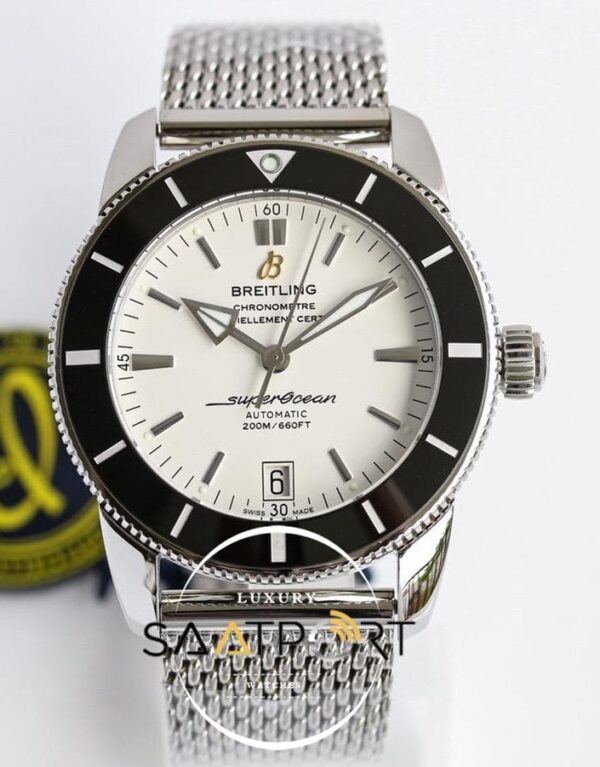 Breitling Superocean Heritage II B20 Otomatik 42mm Siyah Bezel Üzerinde Beyaz Kadran ETA