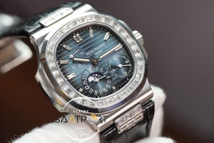 Patek Philippe Nautilus 5722G-001 Diamond BezelPatek Philippe Nautilus 5722G-001 Diamond Bezel