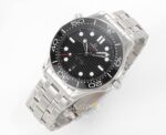 Omega Seamaster Diver 300 M Co‑axial Master Black Super Clon ETA v2 — Tepe ve Kurma Kolu Detayı