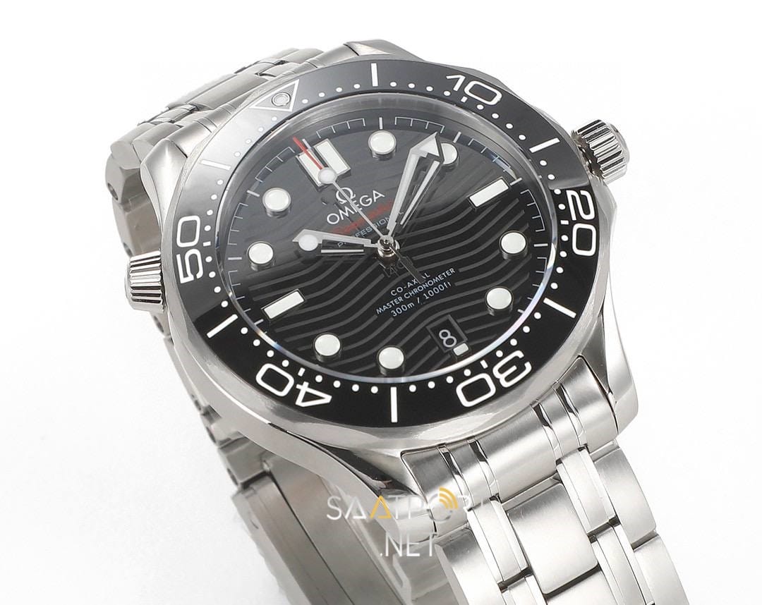 Omega Seamaster Diver 300 M Co‑axial Master Black Super Clon ETA v2 — Kadran ve Bezel Görünümü