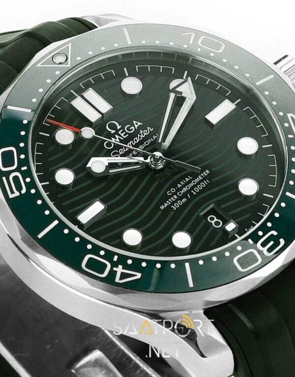 Omega Seamaster Diver 300M Green Rubber Super Clone Eta (2)
