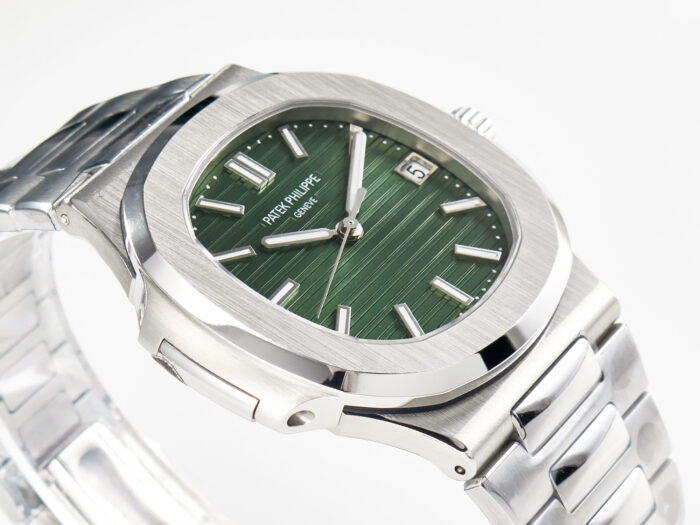 Patek PhilippeNautilus 5711 Yeşil Kadran 3k Factory Super Clone Eta