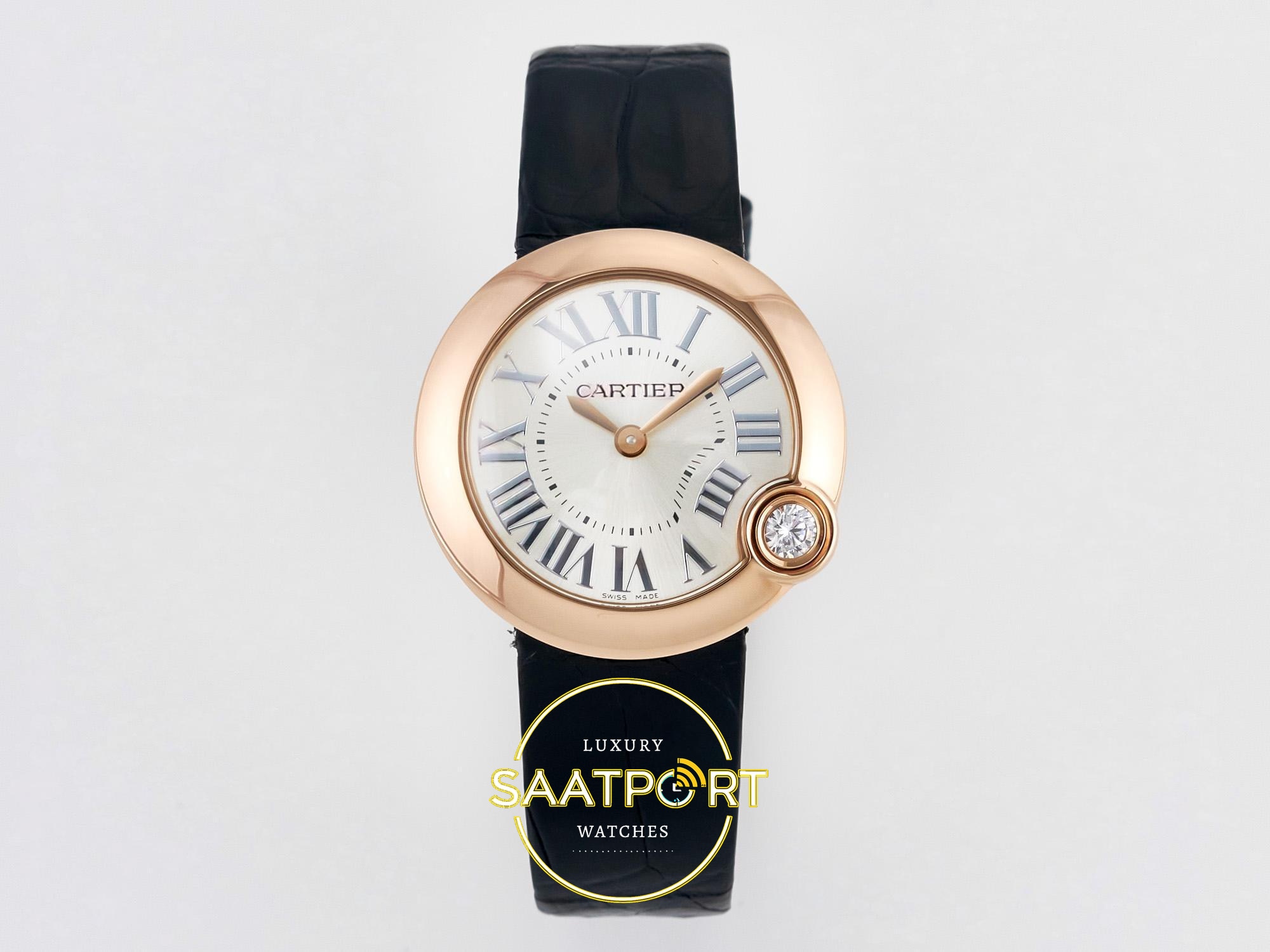 Cartier Ballon Blanc 30mm Rose Gold Beyaz Kadran Siyah Deri Kordon Bayan Super Clone ETA - Görünüm 1 Cartier Ballon Blanc 30mm Rose Gold Beyaz Kadran Siyah Deri Kordon Bayan Super Clone ETA Görünüm 1