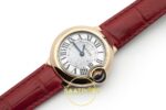 Cartier Ballon Bleu 28mm Çelik Beyaz Kadran Kırmızı Deri Kordon Bayan Super Clone ETA Görünüm 2 — Kadran ve Bezel Görünümü