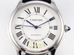 Cartier Ronde Erkek ETA Saat 40mm x 9.6mm Roma Rakamlı Kadran ve İbre Detayı Yakın Plan Super Clone — Kadran ve Bezel Görünümü