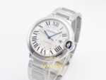 Cartier Ballon Bleu Erkek ETA Saat 42mm Sağ Çapraz Safir Taşlı Kurma Kolu ve Kasa Profili Super Clone — Kadran ve Bezel Görünümü