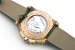 Cartier Calibre 42mm Rose Gold Beyaz Kadran Yeşil Deri Kordon Erkek Super Clone ETA Görünüm 6 — Kadran ve Bezel Görünümü