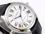 Cartier Ronde Erkek ETA Saat 40mm x 9.6mm Kasa Yan Profili ve Ergonomik Bilek Oturuşu Super Clone — Kadran ve Bezel Görünümü