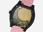 F.P. Journe Élégante Titalyt Beyaz Kadran Pembe Kordon Super Clone ETA - Calibre 1210 Elektromekanik Kalibre Arka Kapak Yakın Plan — Kadran ve Bezel Görünümü