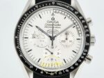 Omega OMG - SpeedMaster Snoopy Apollo SS/NY White Rubber ZF Factory 42mm Kadran İndeks ve İbre Detay Yakın Çekim Super Clone ETA — Kadran ve Bezel Görünümü