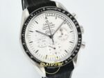 Omega OMG - SpeedMaster Snoopy Apollo SS/NY White Rubber ZF Factory 42mm Sağ 45 Derece Çapraz Kasa ve Kurma Tepesi Profili Super — Kadran ve Bezel Görünümü