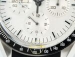 Omega OMG - SpeedMaster Snoopy Apollo SS/NY White Rubber ZF Factory 42mm Sol Yan Kasa Kalınlık ve Fırçalanmış Yüzey Profili Super — Kadran ve Bezel Görünümü