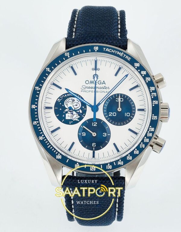 Omega OMG - SpeedMaster Snoopy 50th Anni. SS/NY Wht/Blu ZF Factory 42mm Ön Cephe Kadran ve Kasa Görünümü Super Clone ETA Saat