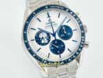 Omega OMG - SpeedMaster Snoopy 50th Anni. SS/NY Wht/Blu ZF Factory 42mm Sağ 45 Derece Çapraz Kasa ve Kurma Tepesi Profili Super — Kadran ve Bezel Görünümü