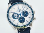 Omega OMG - SpeedMaster Snoopy 50th Anni. SS/NY Wht/Blu ZF Factory 42mm Sağ 45 Derece Çapraz Kasa ve Kurma Tepesi Profili Super — Kadran ve Bezel Görünümü