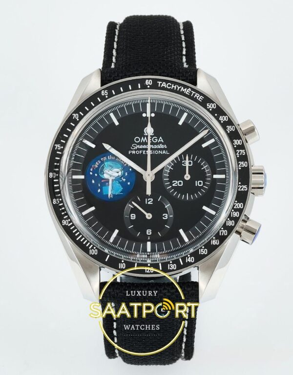 Omega OMG - SpeedMaster Snoopy Apollo SS/NY Black SMF ZF Factory 42mm Ön Cephe Kadran ve Kasa Görünümü Super Clone ETA Saat
