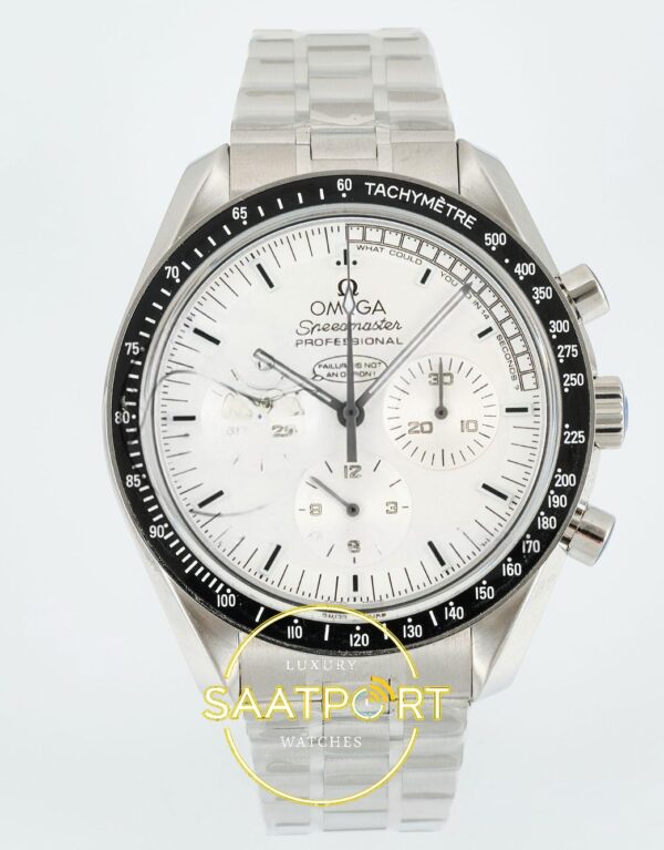 Omega OMG - SpeedMaster Snoopy Apollo SS/NY White Steel ZF Factory 42mm Ön Cephe Kadran ve Kasa Görünümü Super Clone ETA Saat