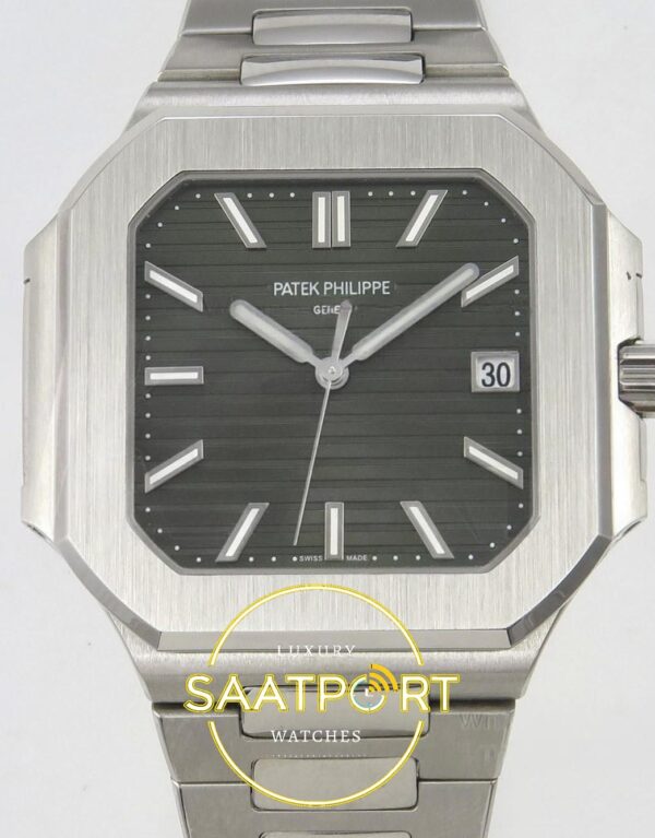 Patek Philippe Cubitus 5821 SS GRF Green Dial on SS ZF Factory 45mm Ön Cephe Kadran ve Kasa Görünümü Super Clone ETA Saat