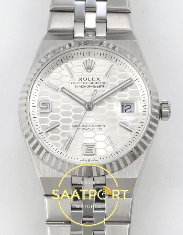 Rolex Land Dweller 127334 DIWF White Textured Dial on ZF Factory 40mmx10.3mm Ön Cephe Kadran ve Kasa Görünümü Super Clone ETA Saat