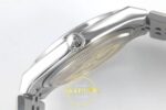 Rolex Land Dweller 127335 2F Ice Blue Textured Dial ZF Factory 40mmx10.3mm Sağ Yan Kurma Tepesi ve Kasa Koruma Detayı Super Clone — Kadran ve Bezel Görünümü