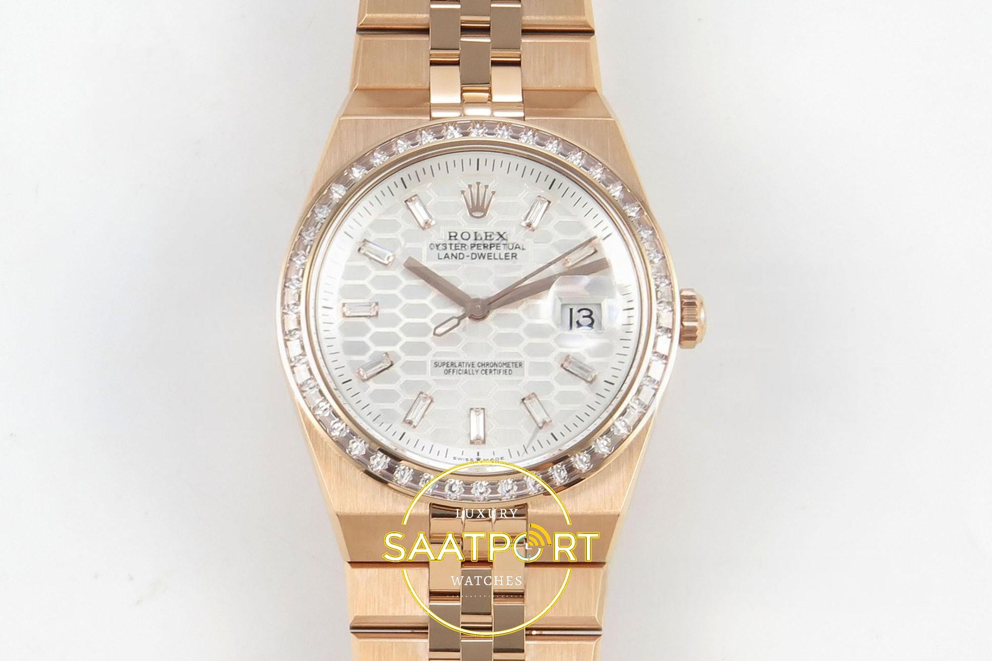 Rolex Land Dweller 127335 2F White Textured Dial Diamonds 40mmx10.3mm 18K Beyaz / Gümüş Kadran ZF Factory Super Clone ETA Saat - Ön Cephe Kadran ve Kasa Görünümü Rolex Land Dweller 127335 2F White Textured Dial Diamonds ZF Factory 40mmx10.3mm Ön Cephe Kadran ve Kasa Görünümü Super Clone ETA