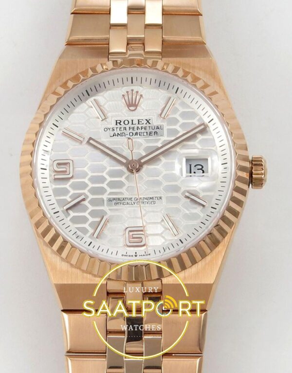 Rolex Land Dweller 127335 DIWF White Textured Dial on ZF Factory 40mmx10.3mm Ön Cephe Kadran ve Kasa Görünümü Super Clone ETA Saat